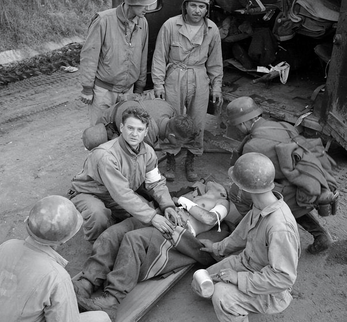 他们的名字"pict"的词源被认为来自拉丁语"picti",意思是"彩绘或纹身