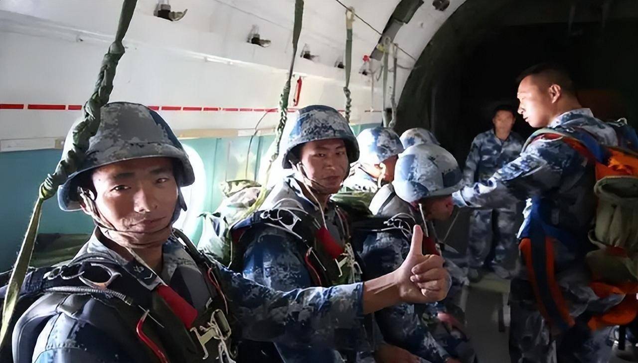 汶川地震,那15位冒死从五千米高空盲跳的空降兵,如今过得怎样?
