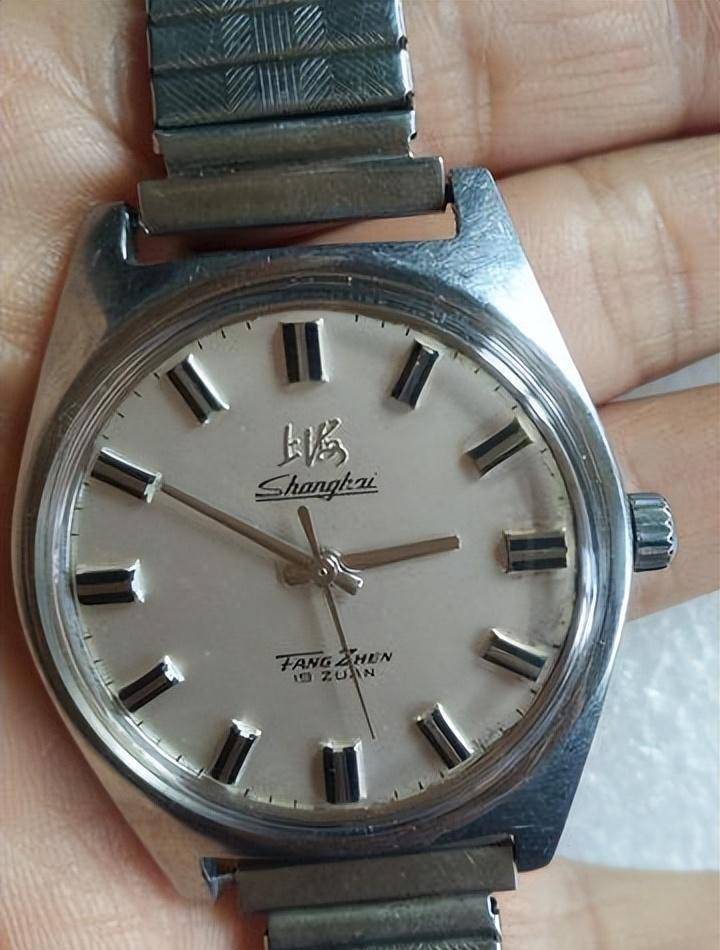 第一个:手表今天,小编带着大家一起来盘点一下那些渐渐被遗忘的老物件