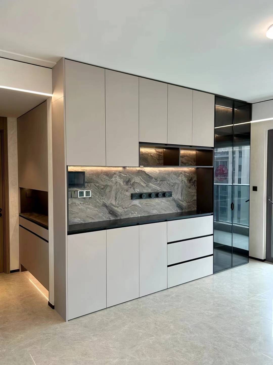 恒匠高端私人定制运营中心,专业打造全屋定制,定制您的温馨之家!