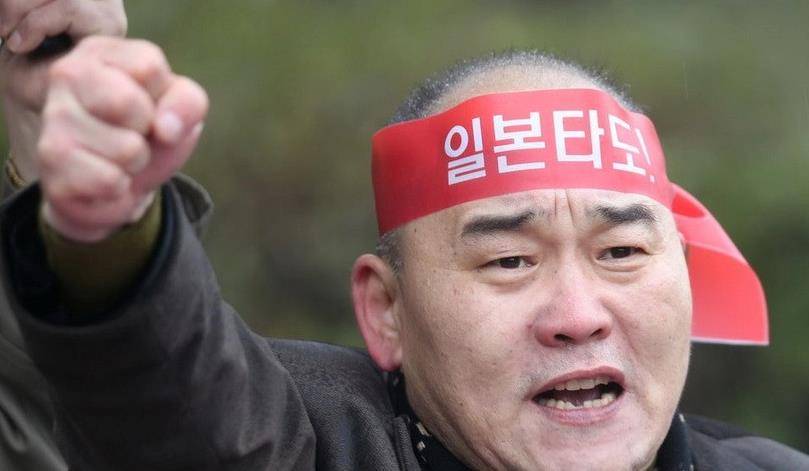 向靖国神社投放燃烧瓶的刘强,如今过得怎么样?