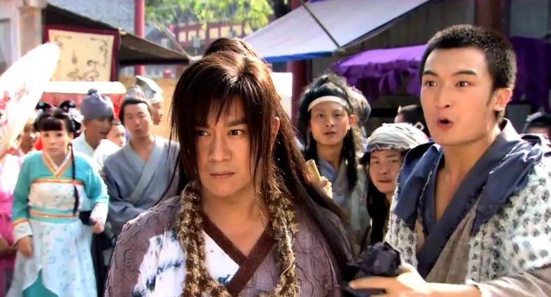 萧远山有个汉人师父,那人是杨四郎吗?萧峰在丐帮大会上说出答案