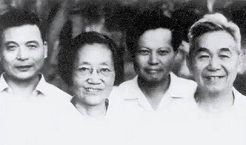 并且在执教的过程中,她还遇到了大她几届,同是物理系的学长张文裕.