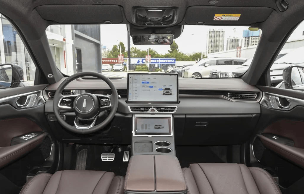 纯电续航200km,魏牌摩卡hi4实车首发,现款售价23.18万元