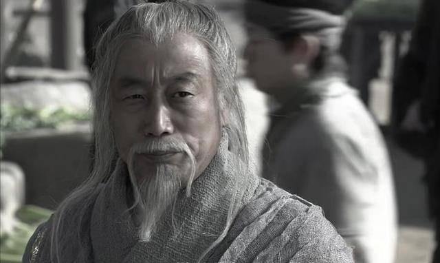 "最较真"的盗墓贼:在墓上建房子,一挖就是20年,结局如何?