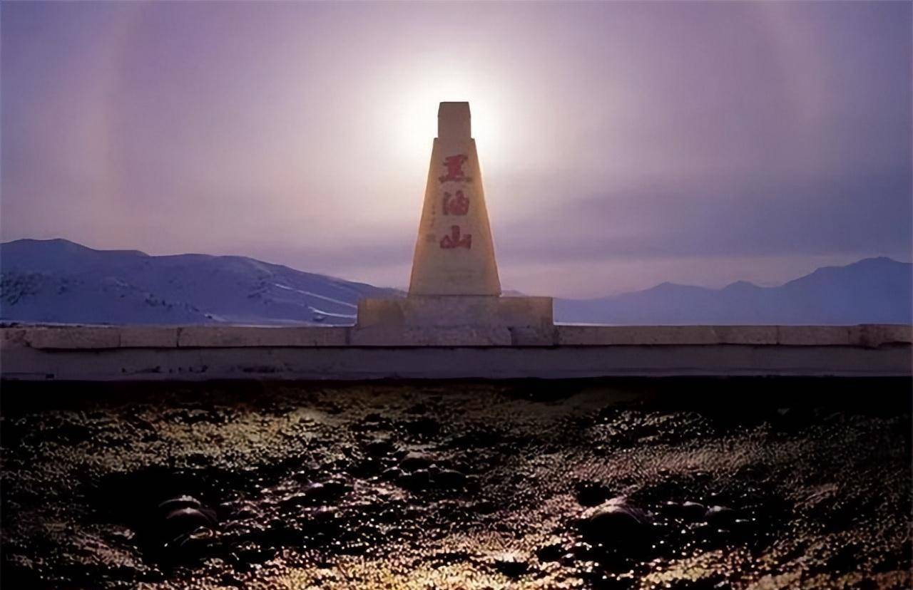 富得流油的克拉玛依:有座黑油山,石油不用开采自己往外冒