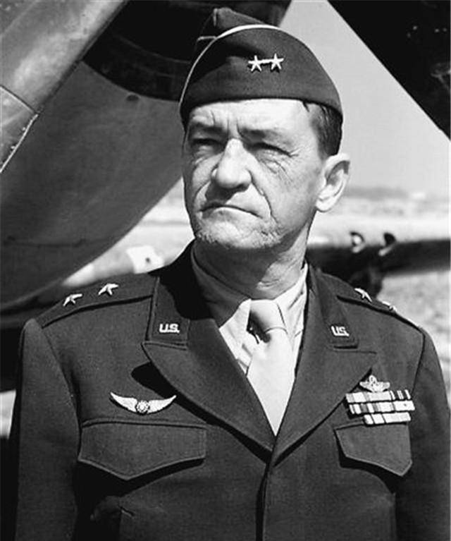 陈纳德:晚年和美国妻子离婚,舍弃大量家产,回到中国办航空公司_飞行员