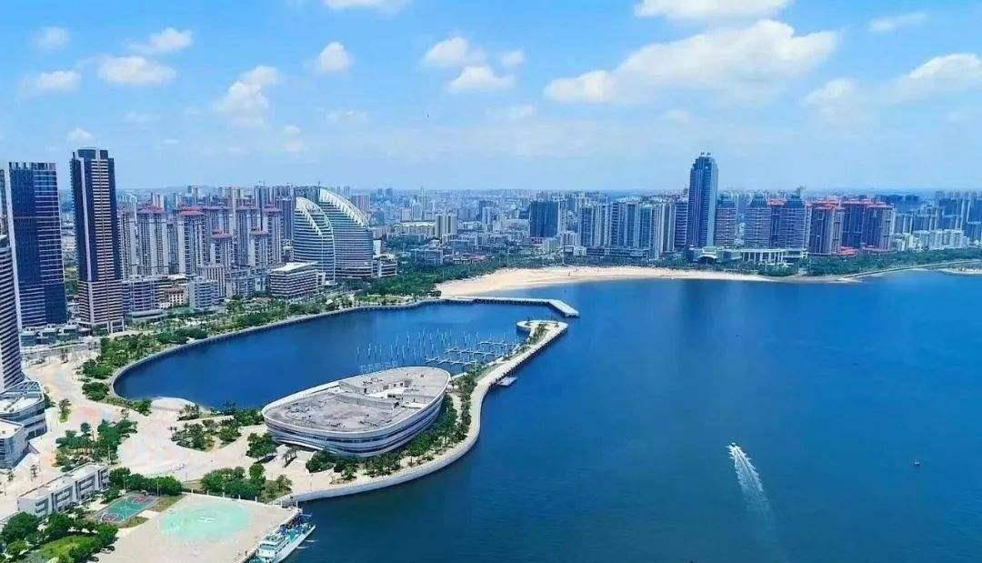 要说起来,在上世纪湛江曾一度成为广东省仅次于广州的第二大城市,雷州