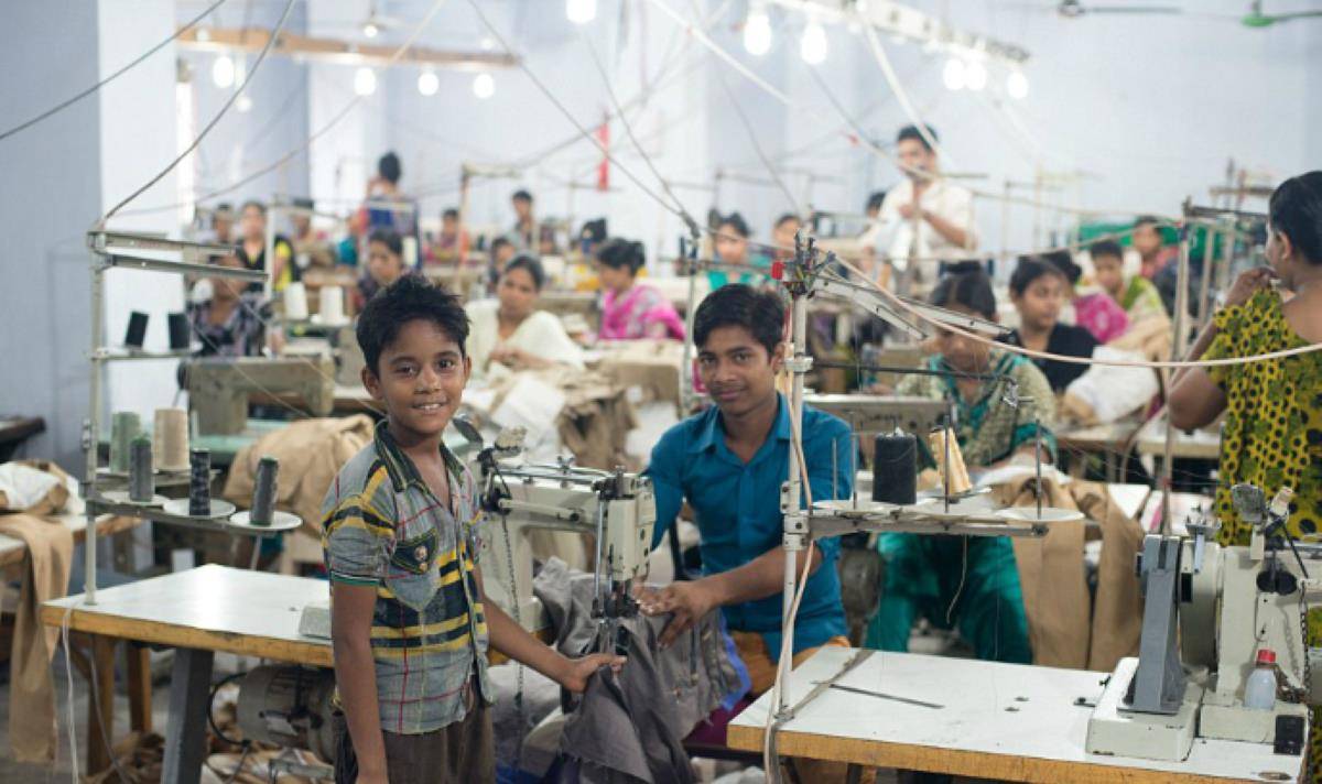 世界上奇葩的国家,靠血汗工厂支持经济,到处充满了血与泪