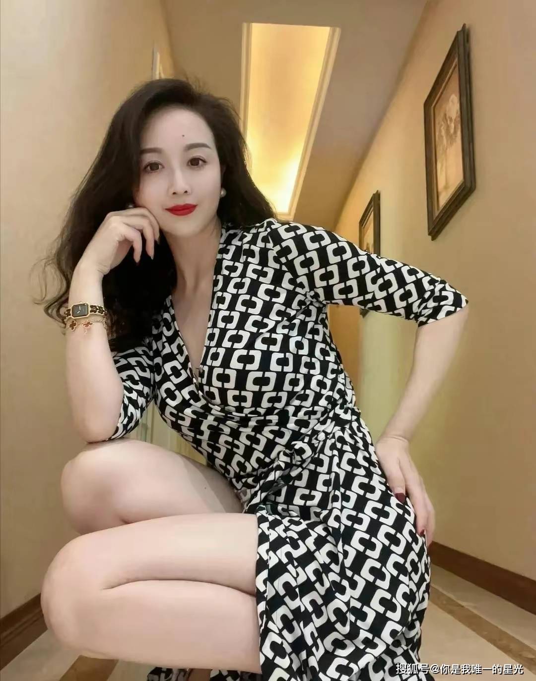 精致的中年女人 风韵图片