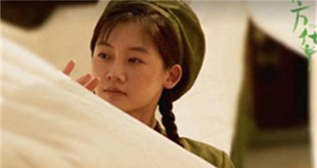 电影《芳华》时,就是以郭容容为原型,来设计电影中"何小萍"的人物角色