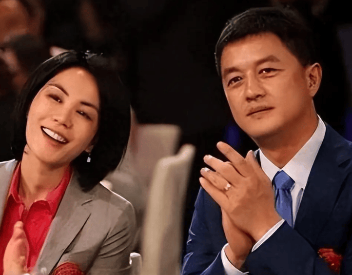 李亚鹏太无耻,让女儿旁敲侧击找王菲借钱,天后:前夫已经扶不起来了!