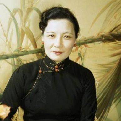 宋美龄看到丈夫老蒋遗嘱后,直接独自去了美国,晚年她才说出原因
