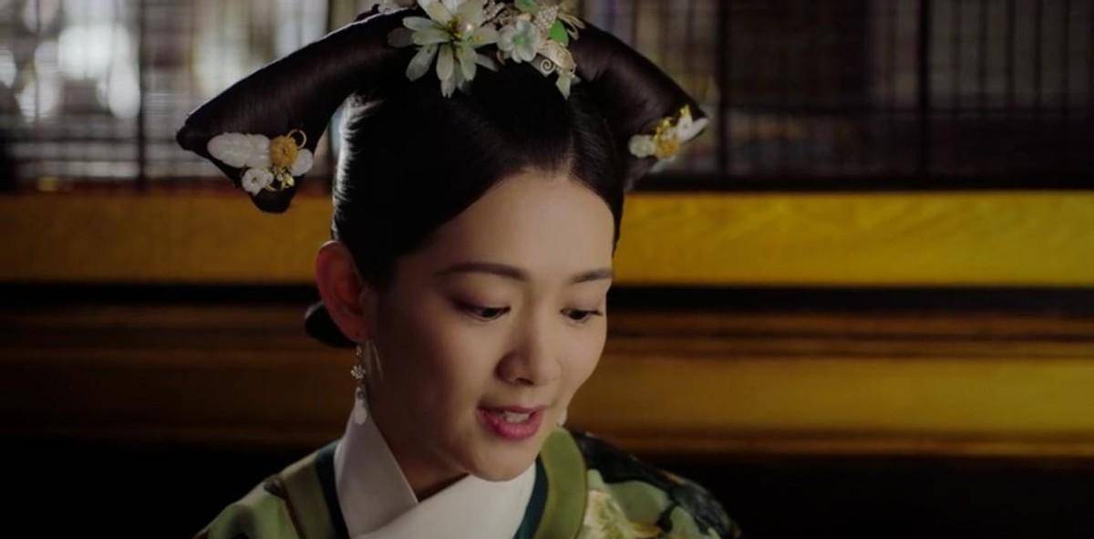 她出宫后在贵妇圈混的咋样?看看衣服就知道了