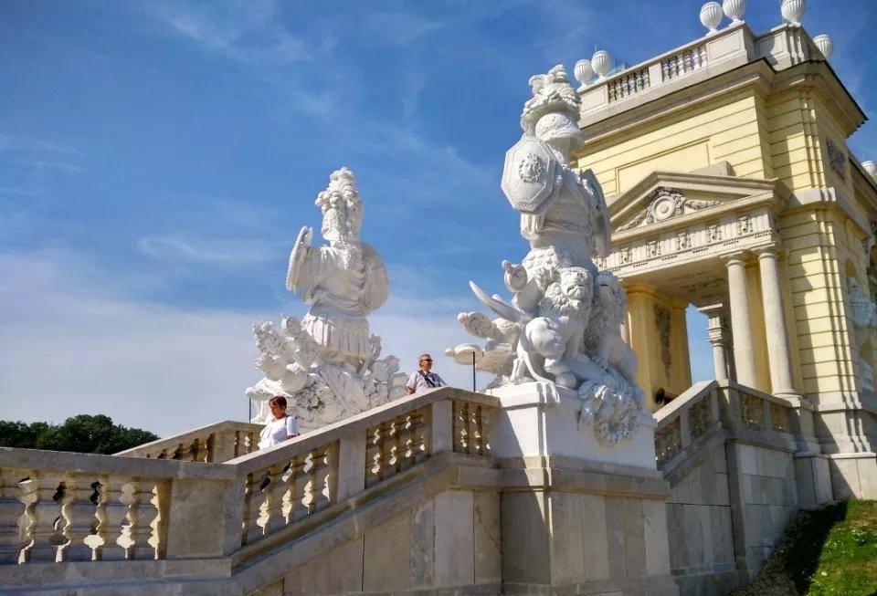 为啥欧盟国家奥地利不恨俄罗斯,带你走进中欧国家奥地利_欧洲_雕像