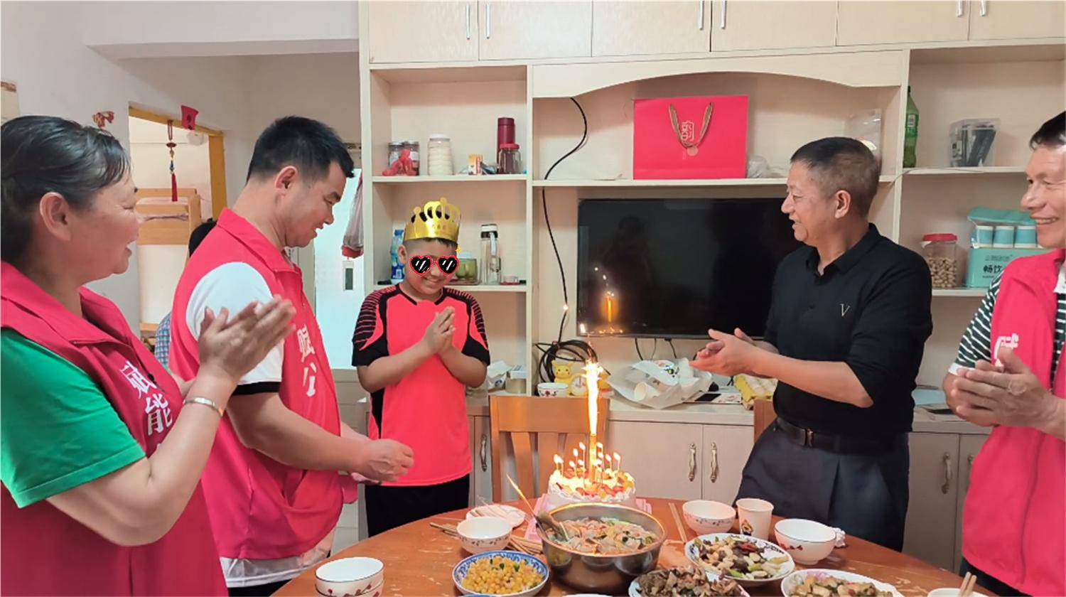 瑞金赋能公益志愿者刘峰,曾玖福,杨美珍,刘振平,刘慧英