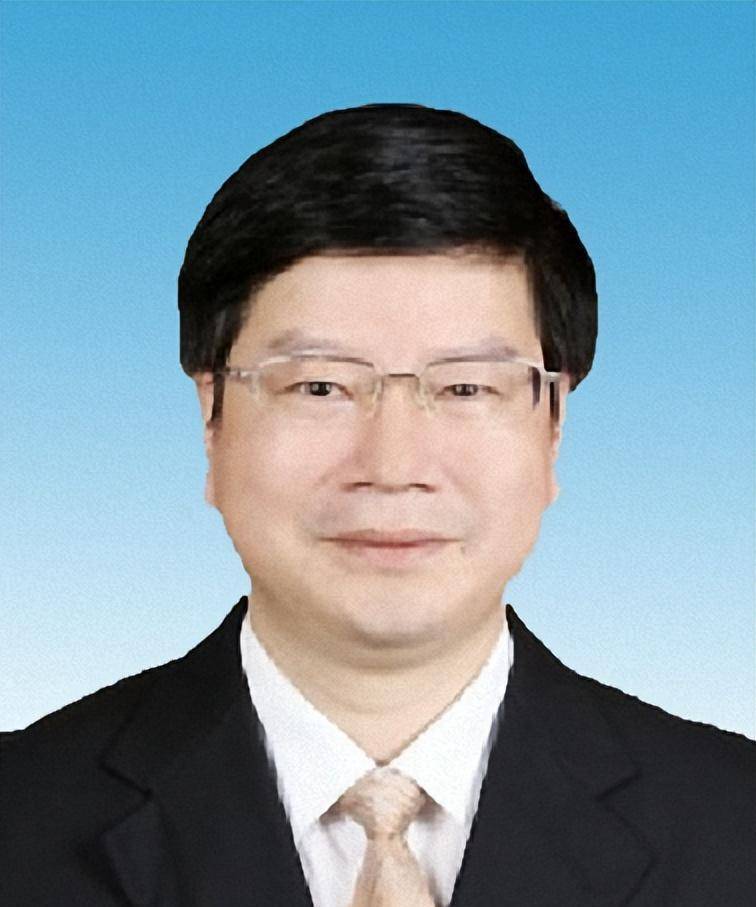 他用了30年时间,从办事员成长为副市长,后在常务副市长任上被查