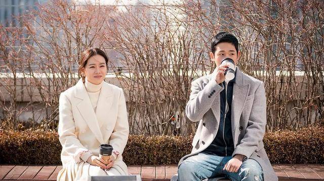 心理学:男人总是当众对你做这三件事,其实他是瞧不上你