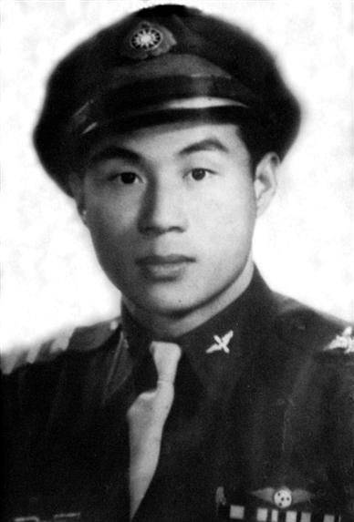 1936年,王延德在国民革命军第29军任连长,在他的帮助下,王延周参军的