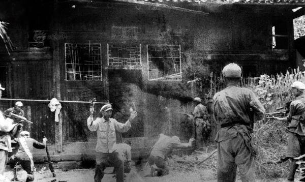 儿子上山劝降,恶匪姚大榜:逆子!虎毒不食子,今天我就吃了你