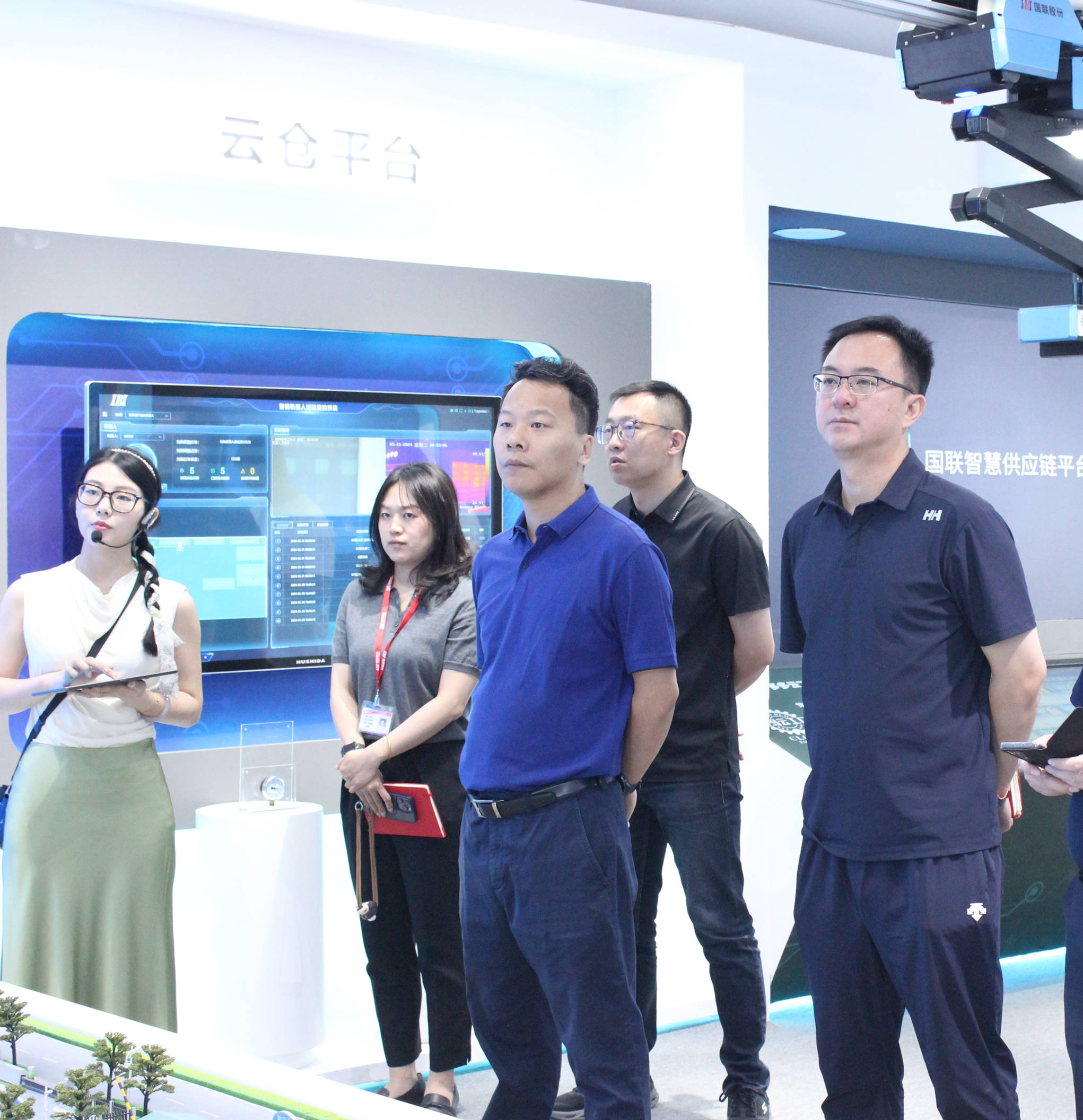 四川省青神县领导一行到访国联股份卫多多