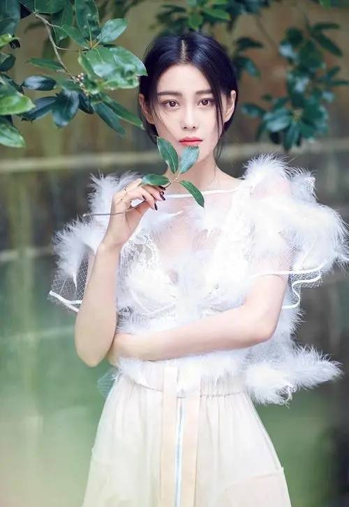 著名女演员「张馨予」经纪公司