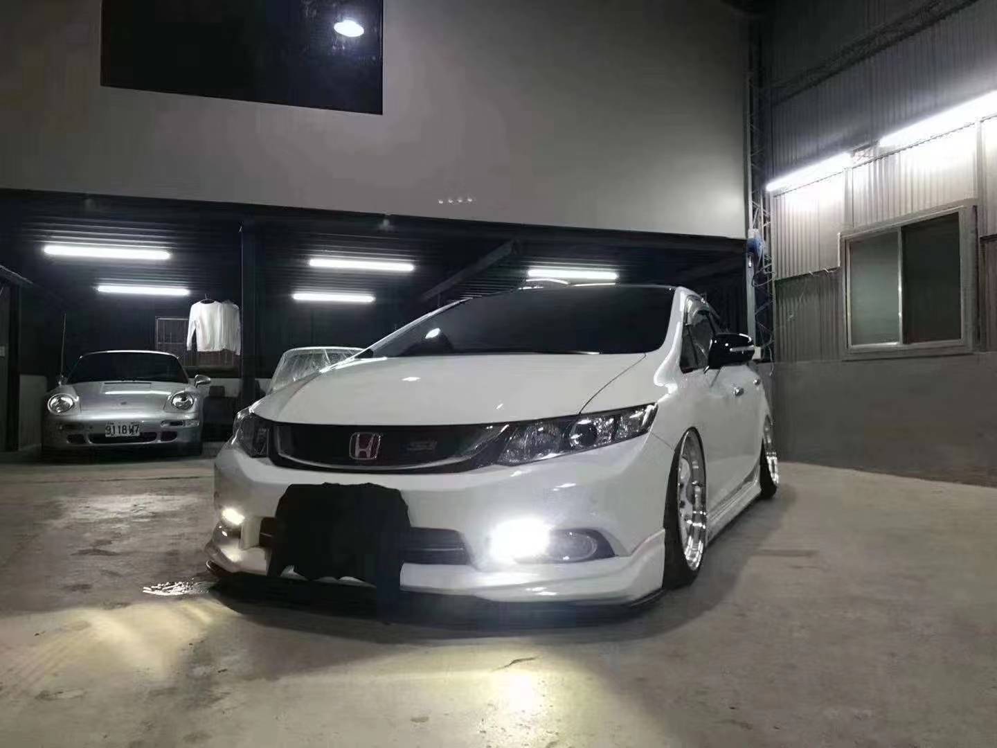 九代思域改装airbft低趴姿态,街头最亮眼的仔