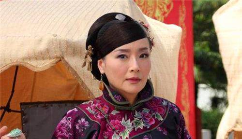 她是一代女侠,16岁嫁给60岁富商,生下一子成近代武林宗师_方世玉