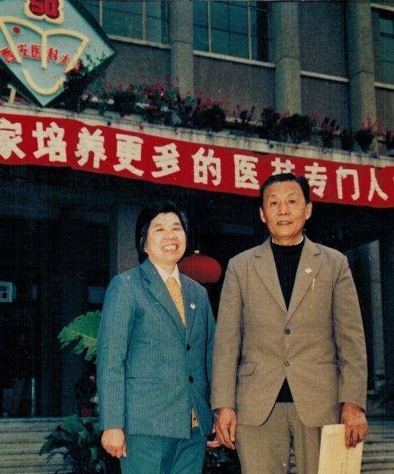 回顾看公安部大法医如何明察秋毫:一块土块落下能砸死一小孩吗?