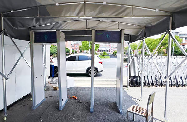 亿科手机安检门走进江苏省镇江第一中学,是学校积极探索提升安全管理