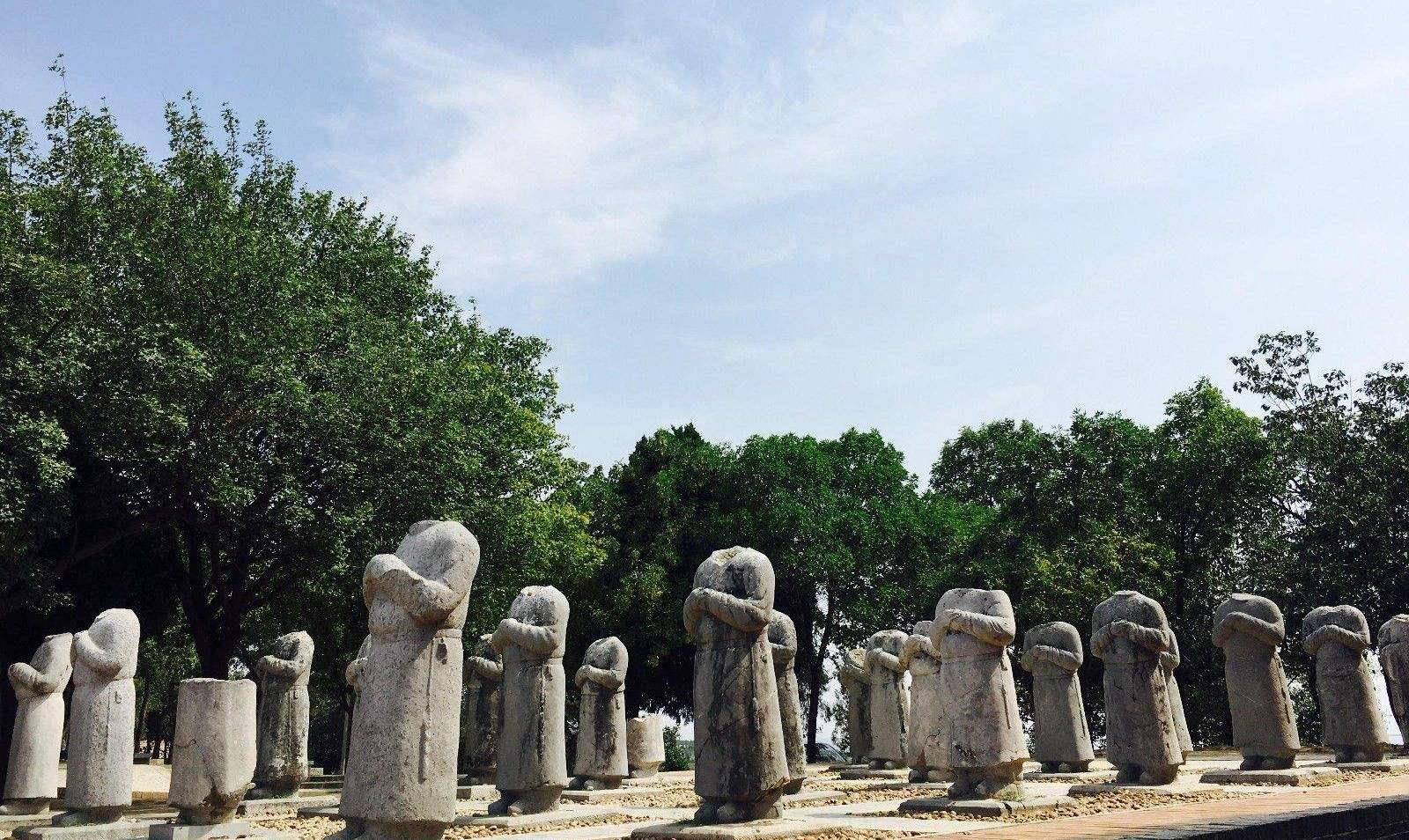 武则天陵前的61个无头石人,身份千年不明,却被两农民意外破解