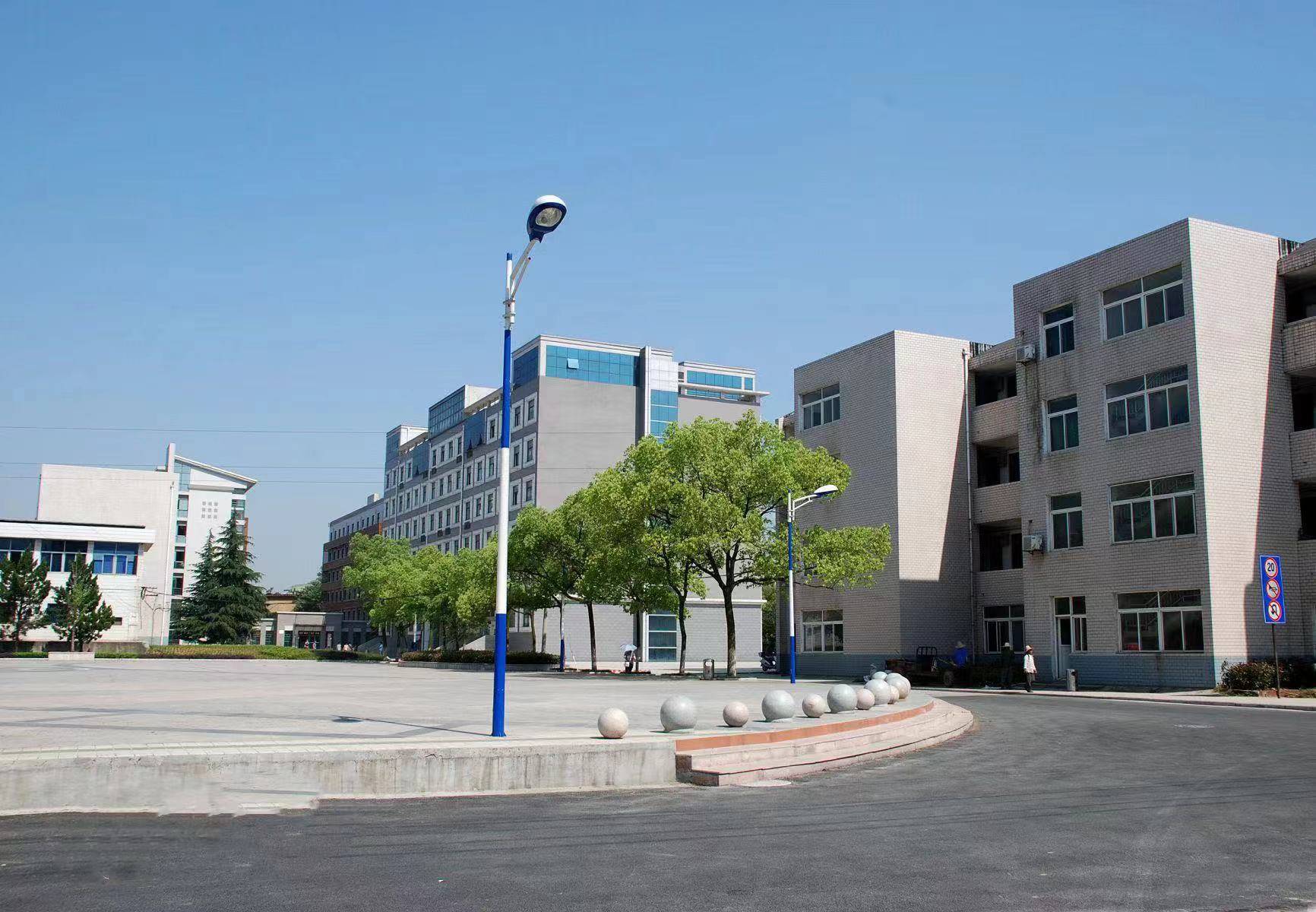 此外,学院还为学生提供了中高职一体化的升学通道.
