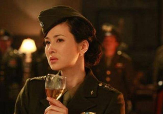 军统王牌女杀手丁履贞,用美色诱杀汪伪少将,倒水露出破绽被勒死