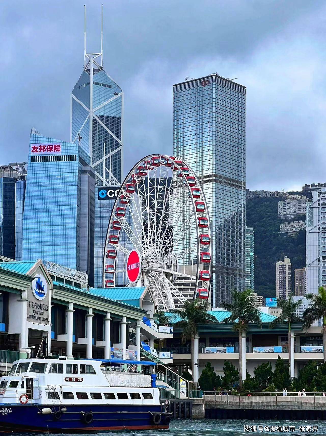 第一站:维多利亚港——香港香港,这座国际知名的繁华大都会,总是以其