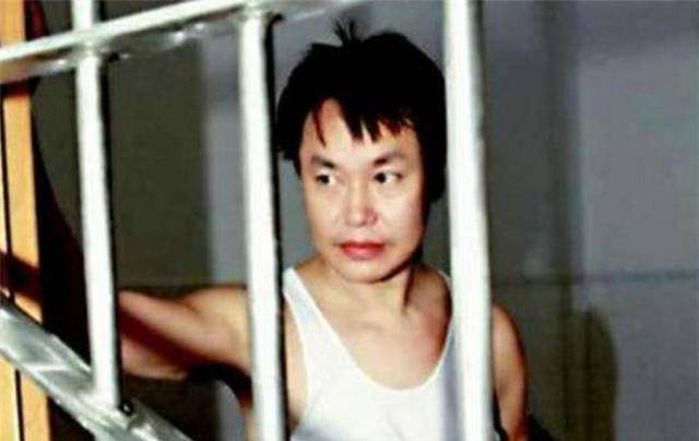 得手的快感让他停不下来,他接连又绑架了第二富豪郭炳湘,还购买了超过