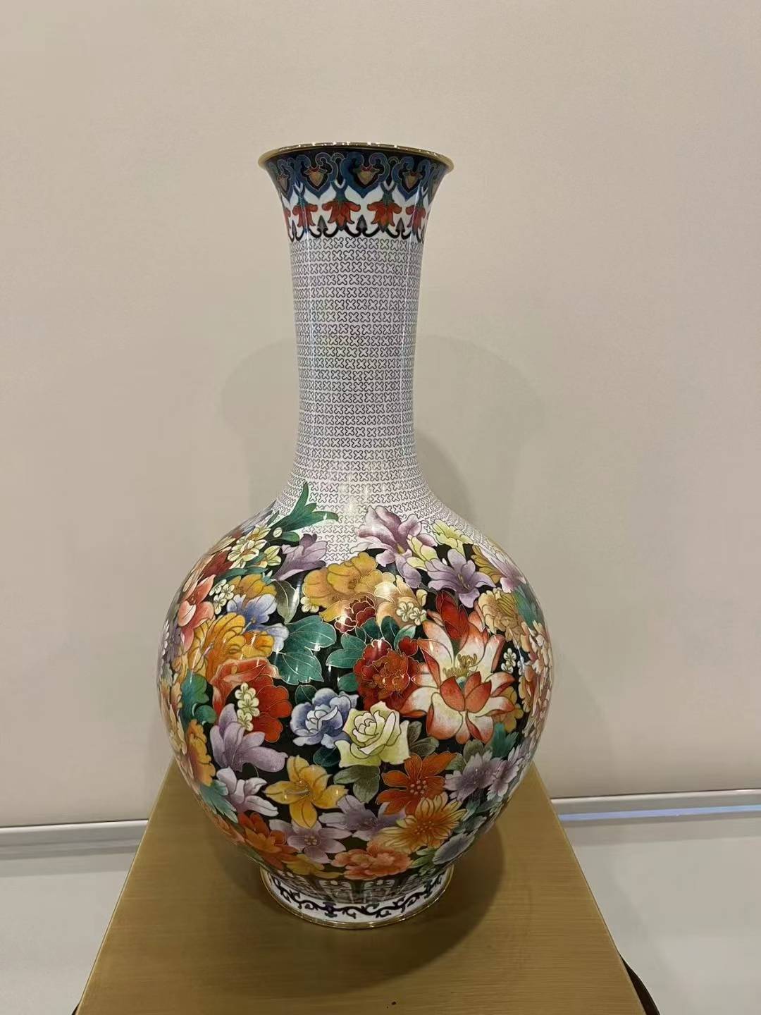 戴嘉林大师创作景泰蓝 盛世芳华万花赏瓶_世界_作品_祖国
