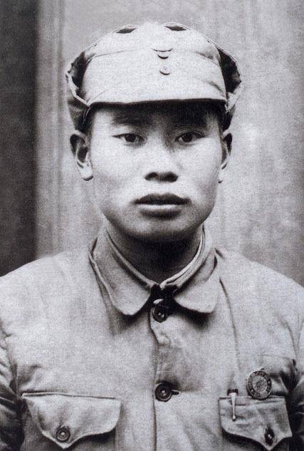 1983年,总参谋长杨得志接见两位四川老农:没有你们过不了大渡河