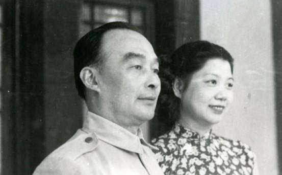 宋美龄去世后,孔祥熙女儿孔令仪公开拍卖遗物遭指责,她如何回复