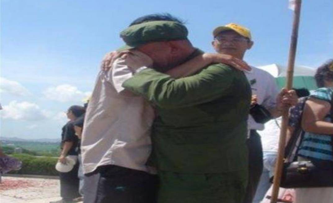 将军孔俊彪回乡,来完成50年前战友的临终嘱托,不料战友还活着