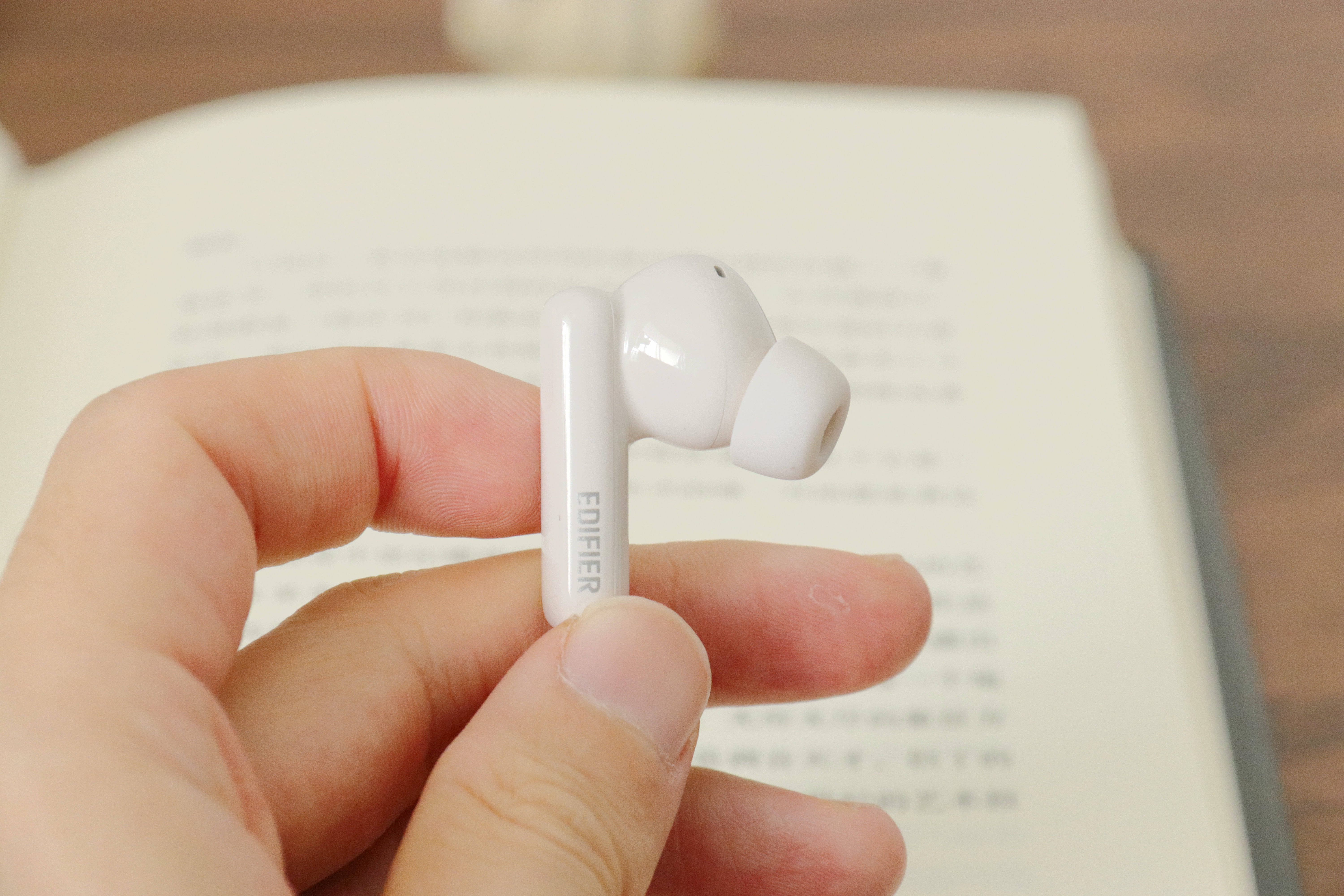 45dB主动降噪加持,佩戴很舒适,漫步者Lolli Pro 3蓝牙耳机性价比有多高