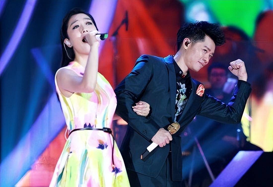 凤凰传奇的演唱凤凰传奇作为一个表演型的演唱组合,既有高亢悦耳且