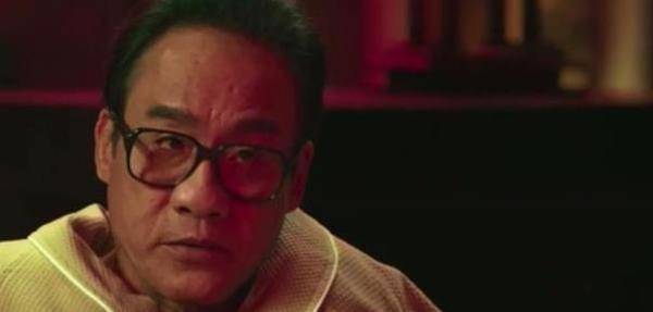 最终,跛豪吴锡豪被捕入狱,可是与之齐名的洪汉义却躲过了一劫.