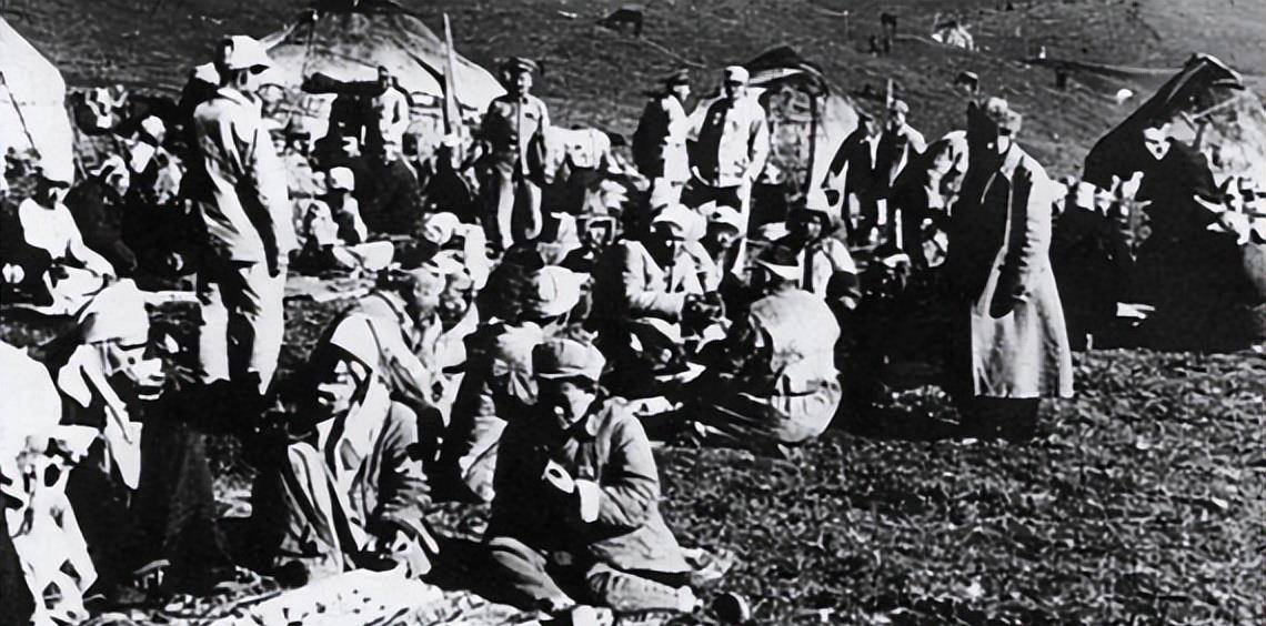 满盈,三省联合追剿,临死前做了个抬头望天的动作_乌思满_新疆_盛世才