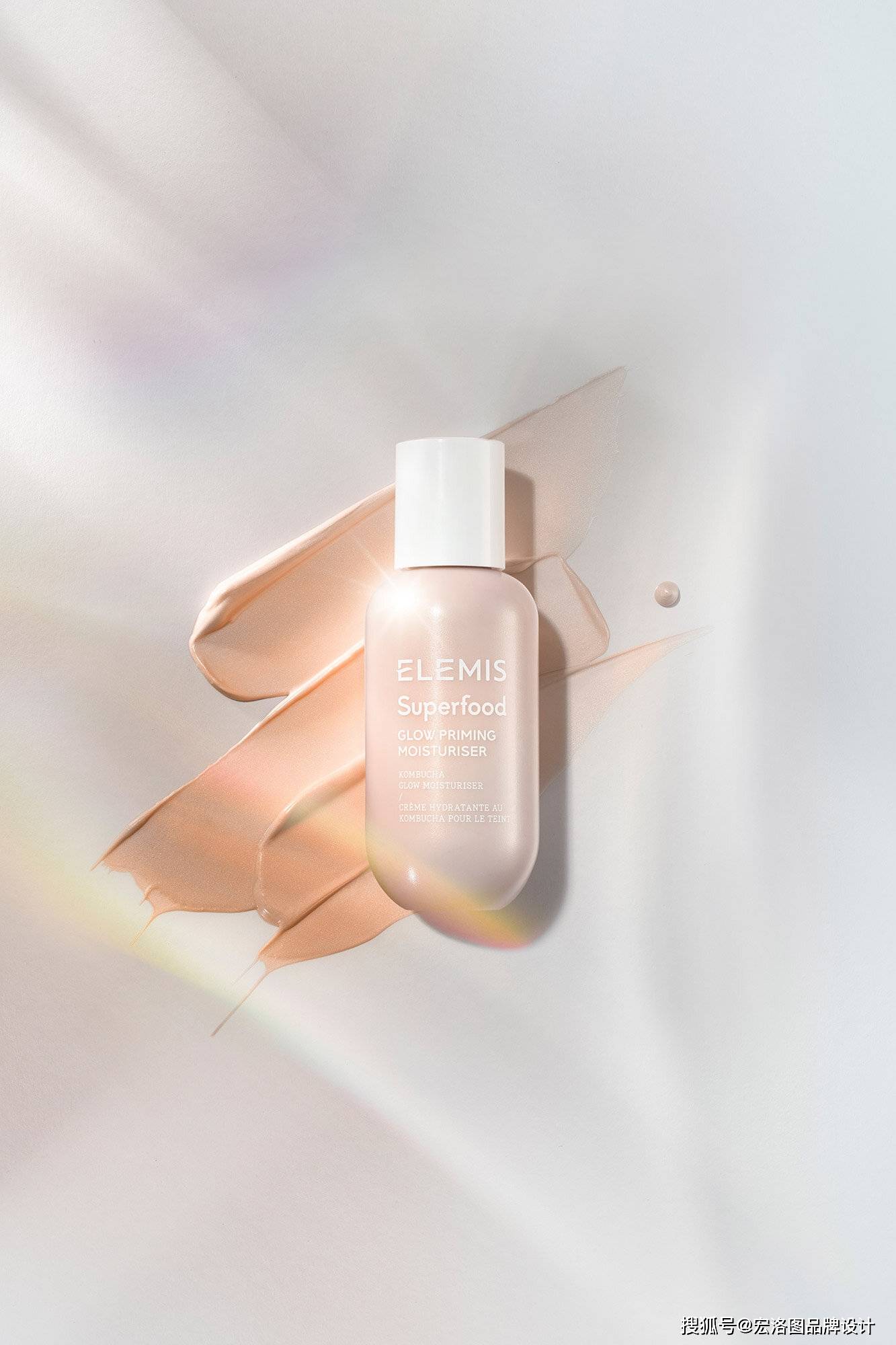 是源自英伦的传奇奥斯汀玫瑰,包装设计也是突出了化妆品本身的温和