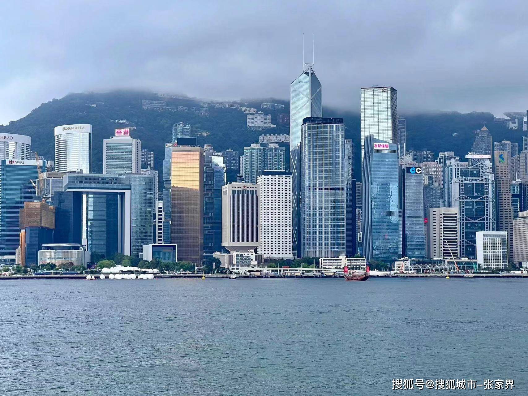 金紫荆广场不仅是香港的标志性建筑之一,更是香港人民心中的骄傲和