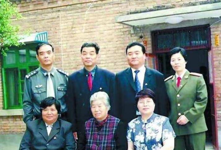 焦力:焦裕禄的孙女,大学毕业后参军,后来怎样了?
