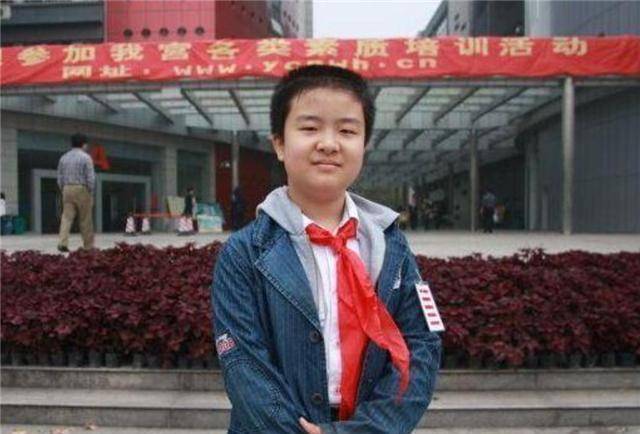 还记得"五道杠少年"黄艺博吗?现在却泯然众人,原因何在?