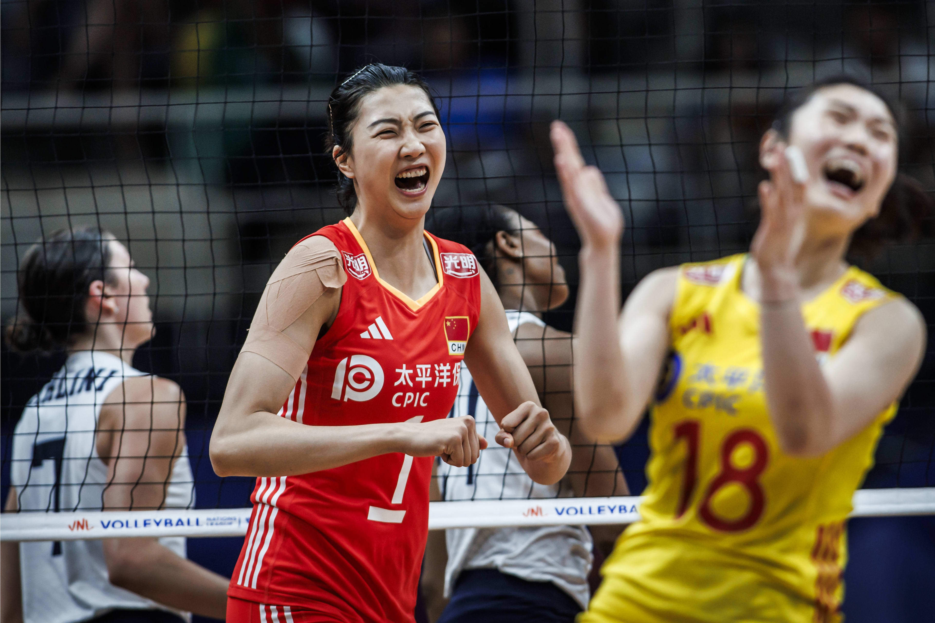 3-1!中国女排战胜荷兰取澳门站首胜,朱婷赛点登场,吴梦洁奇兵