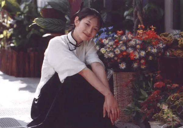 李小冉旧照被赞尤物!遭富豪威胁4年,流产2次后被男闺蜜娶到