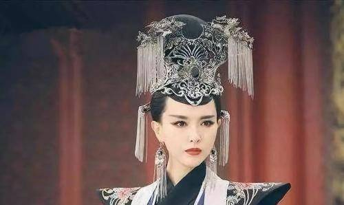 她比武则天还狠,11岁入宫,14岁封为中宫皇后,一生辅佐三代帝王